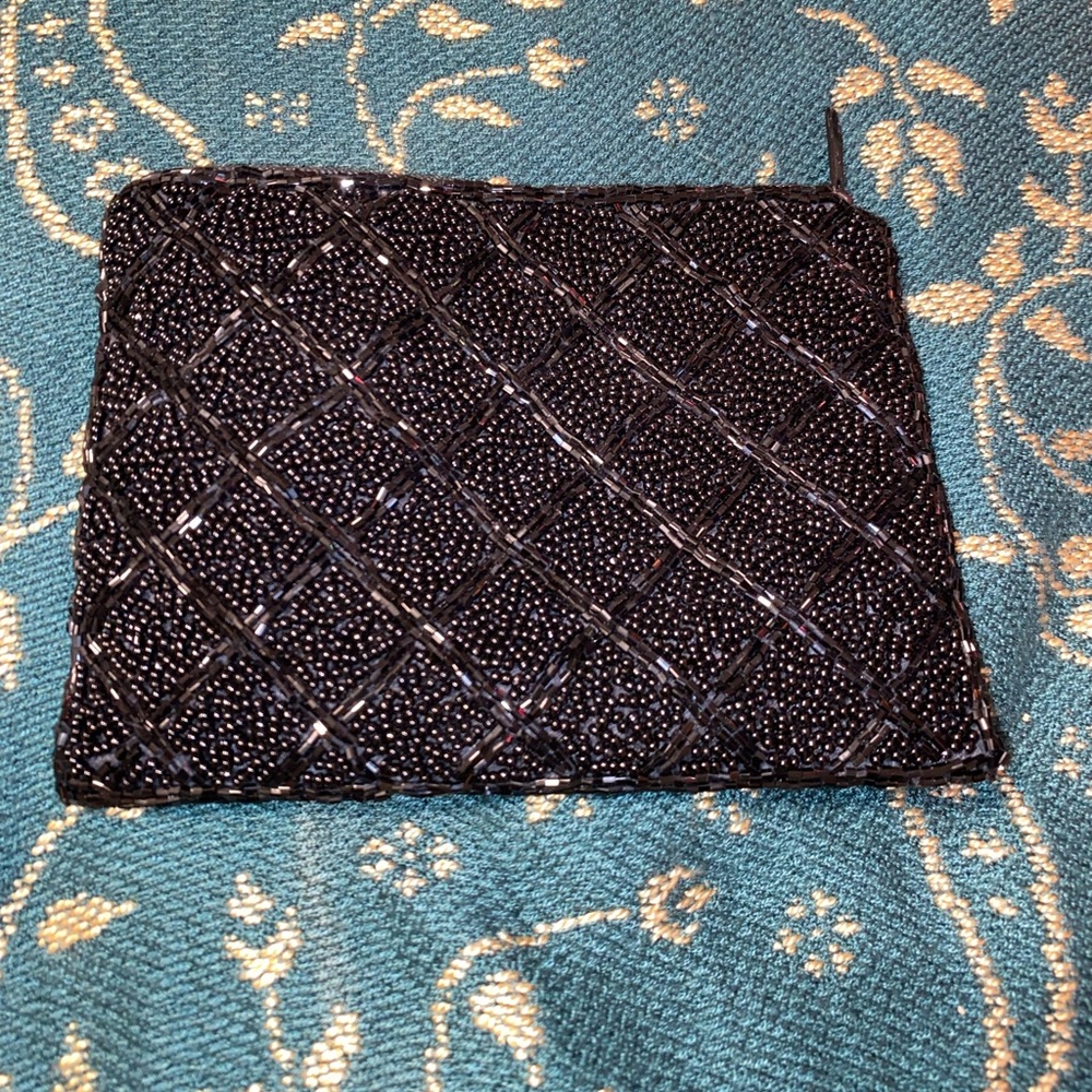 Black beaded coin purse